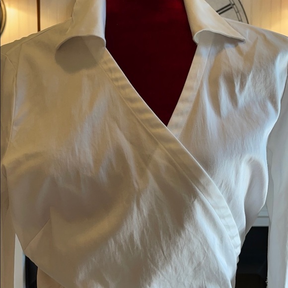 Banana Republic blouse. - Picture 2 of 6